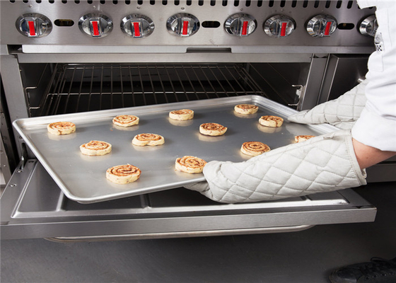 RK Bakeware China Foodservice NSF Full Size Aluminum Non Stick Baking Tray / Aluminum Sheet Pan Wire In Rim, 13 x 18