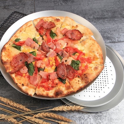 Rk Bakeware Cina-hard Coat Perforato Crusta Sottile Pizza Round Tray