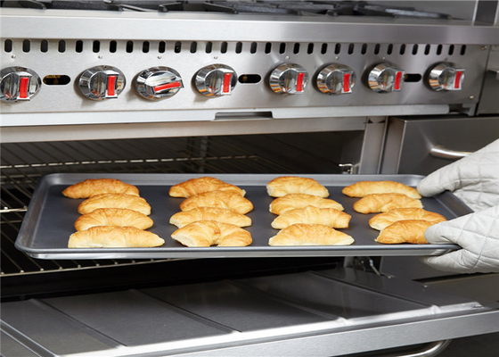 RK Bakeware China Foodservice NSF 16 Gauge Aluminum Baking Tray, 18 &quot; x 26 &quot; Wire In Rim Aluminum Bun / Sheet Pan