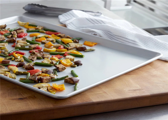 RK Bakeware China 16 calibro Full Size Aluminium Baking Tray Wire in Rim Glazed 15 13/16 &quot;x 21 13/16&quot;