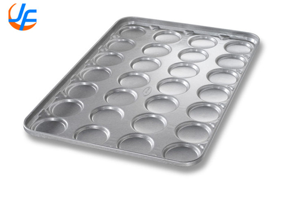 RK Bakeware China Foodservice 42495 Chicago Acciaio metallico alluminato 24 Mould 1.95 oz.