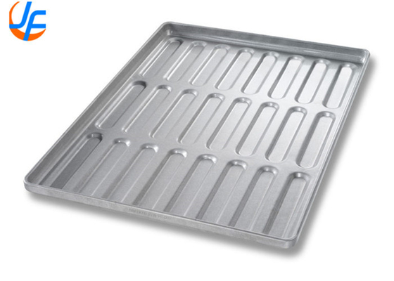 RK Bakeware China Foodservice 42465 Commerciale 32 Mould Glazed Aluminized Steel Clustered Hot Dog Bun Pan