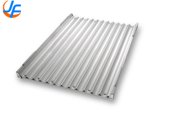 RK Bakeware China Foodservice 42465 Commerciale 32 Mould Glazed Aluminized Steel Clustered Hot Dog Bun Pan