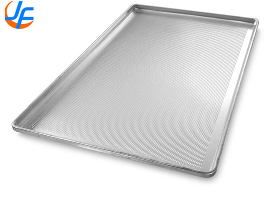 RK Bakeware China Foodservice 42465 Commerciale 32 Mould Glazed Aluminized Steel Clustered Hot Dog Bun Pan