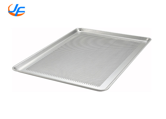 RK Bakeware China Foodservice vassoi da forno perforati in alluminio, 600 x 400 mm