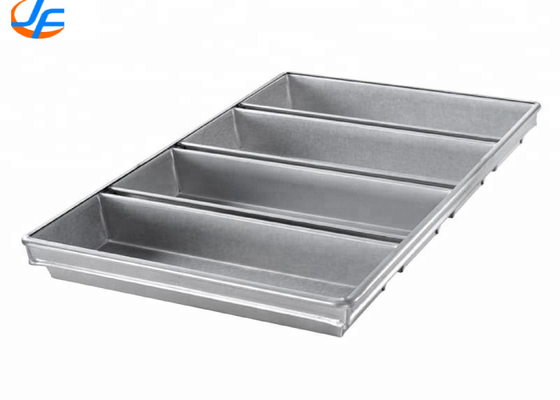 RK Bakeware Cina-Chicago Metallico a 4 cinghie con pacchetto di cannella in rotolo