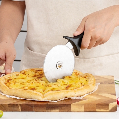 Tagliatrice di pizza in acciaio inossidabile da 10 cm con maniglia Pp rotonda Tagliatrice di pizza in plastica Server