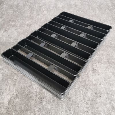 Il silicone 6 attaccato in profondità disegnato non attacca le baguette Tray Mould